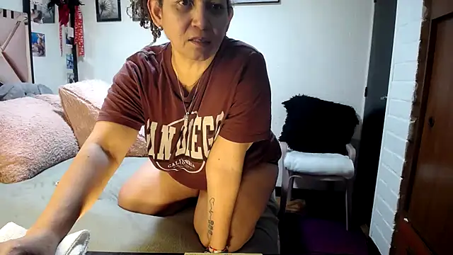 Snapshot of maturehoxx chatting on September 2025 06:18:02 PM maturehoxx online show from September 2025 06:18:02 PM