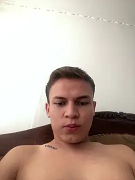 Snapshot of Leon_Wild chatting on July 2026 08:04:02 PM Leon Wild online show from July 2026 08:04:02 PM