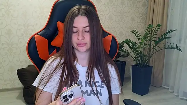 Elishka  online show from November 2025 10:26:02 PM