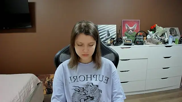 SoniNesti online show from April 2026 02:12:02 PM