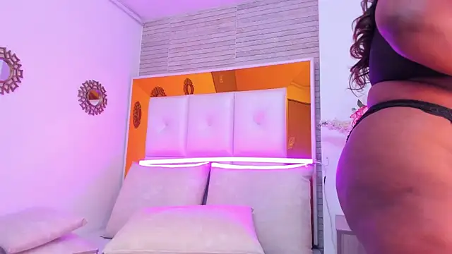 ShaniaBrownn online show from January 2025 11:06:01 PM