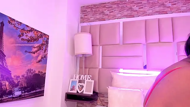 ShaniaBrownn online show from February 2026 12:35:01 PM