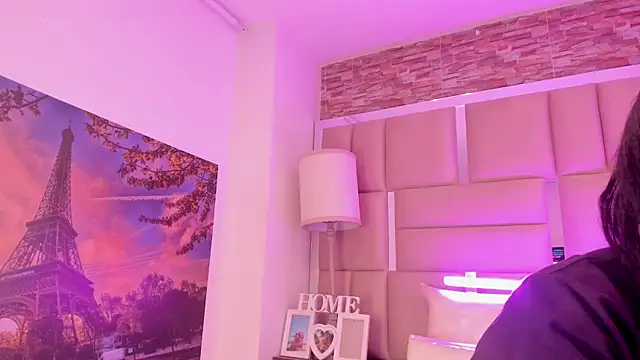 ShaniaBrownn online show from February 2026 07:45:01 PM