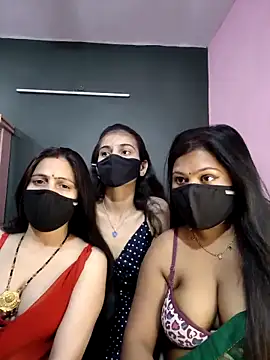 cutee  crazy online show from March 2026 02:05:02 PM