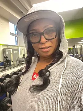 MSweetLindaParks online show from February 2025 12:04:02 PM