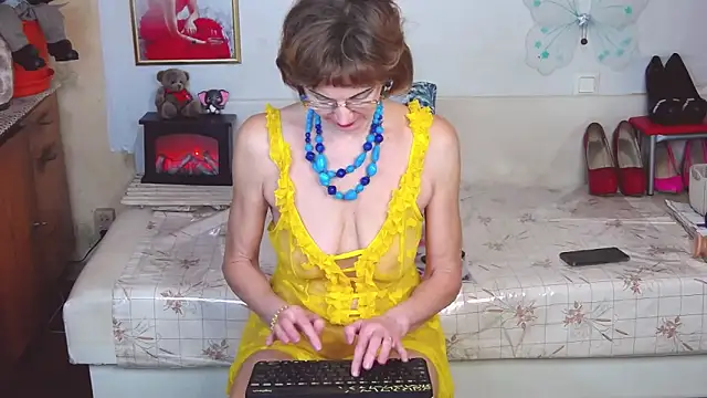 FairyHairyNina online show from December 2024 01:39:02 PM