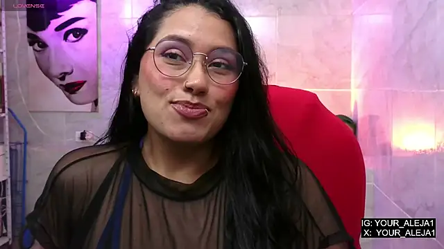 LauraRuiz1 online show from May 2026 04:32:02 AM