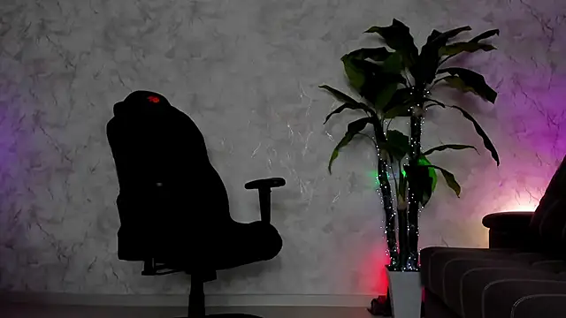 Emma7 online show from November 2025 04:12:02 AM