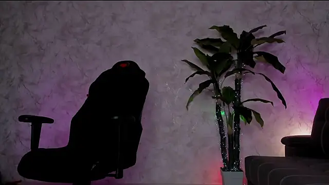 Emma7 online show from April 2026 01:06:01 AM