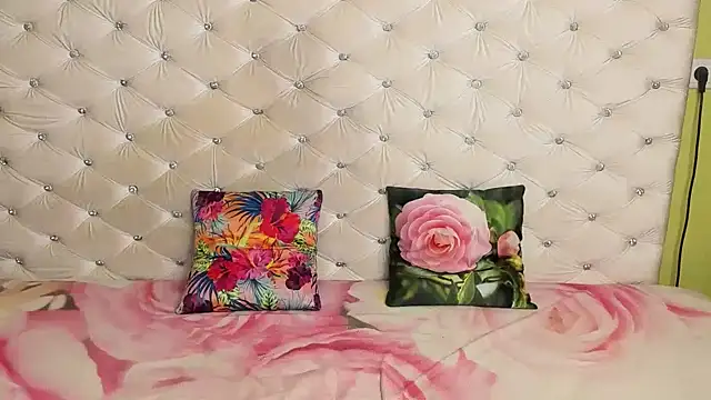 Snapshot of DoraMay chatting on March 2025 08:09:01 PM DoraMay online show from March 2025 08:09:01 PM