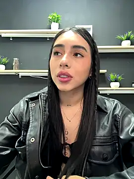 isabella jade online show from November 2025 10:01:01 PM