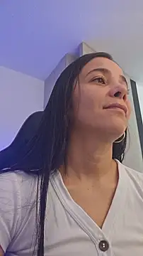 miaeyes online show from November 2025 02:05:01 PM