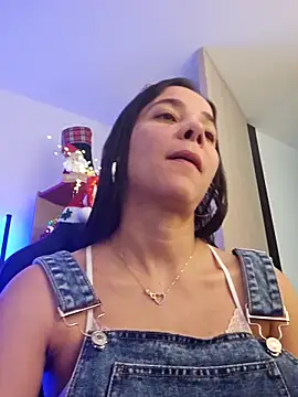 miaeyes online show from December 2025 01:19:01 PM