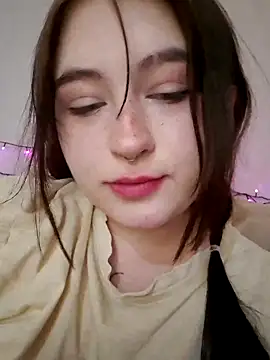 Yammy Yumi online show from February 2025 01:05:01 PM