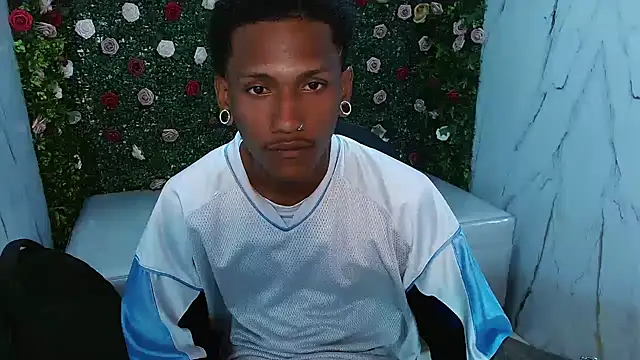 Snapshot of ManSant chatting on February 2026 01:41:02 PM ManSant online show from February 2026 01:41:02 PM