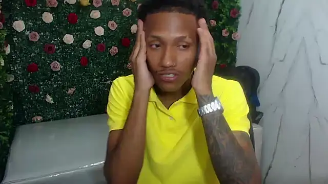 Snapshot of ManSant chatting on February 2026 03:54:02 PM ManSant online show from February 2026 03:54:02 PM