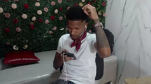 Snapshot of ManSant chatting on February 2026 02:37:02 PM ManSant online show from February 2026 02:37:02 PM