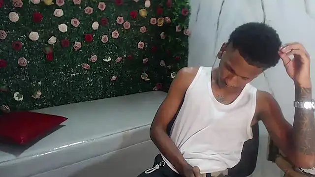 Snapshot of ManSant chatting on February 2026 07:02:02 PM ManSant online show from February 2026 07:02:02 PM