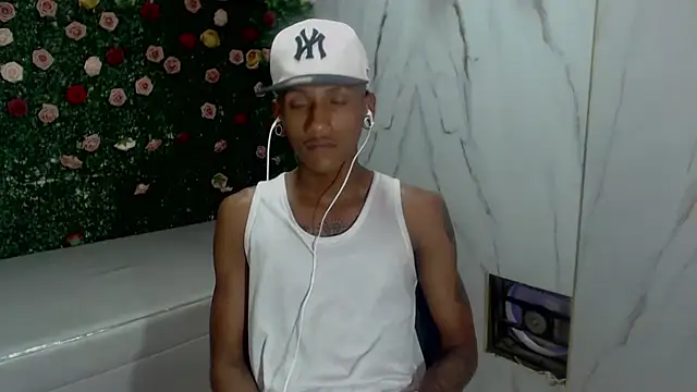 Snapshot of ManSant chatting on February 2026 03:01:01 PM ManSant online show from February 2026 03:01:01 PM