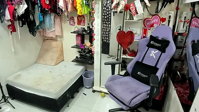 allsson queen online show from February 2025 01:41:01 AM