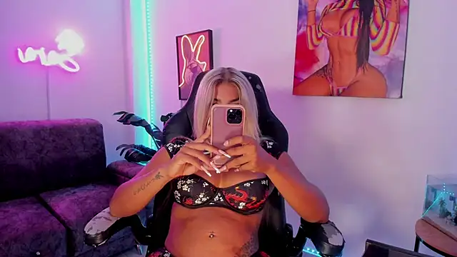 xLatinahotx online show from August 2026 10:32:01 AM