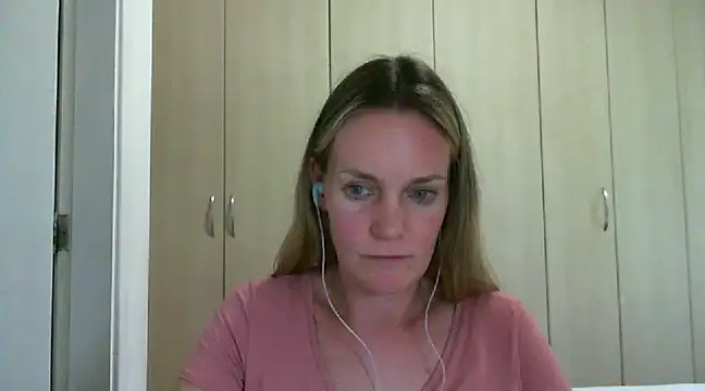 Annylove1 online show from February 2025 06:16:01 PM