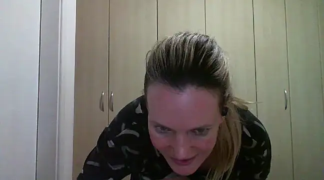 Annylove1 online show from February 2025 12:41:01 AM