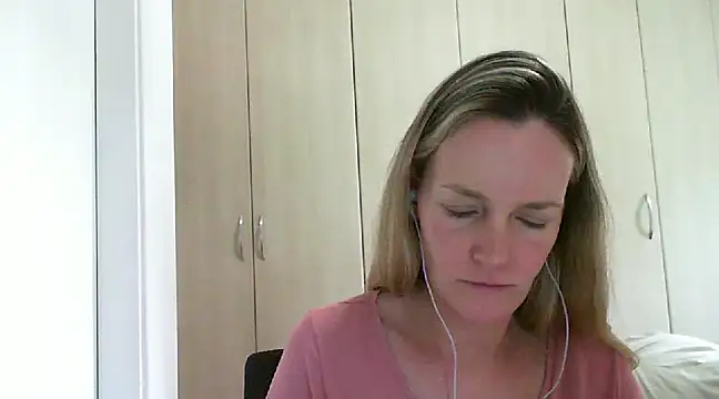 Annylove1 online show from February 2025 04:20:01 PM