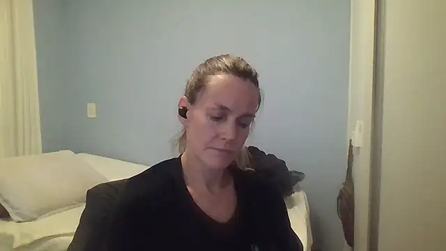 Annylove1 online show from October 2025 12:13:01 AM