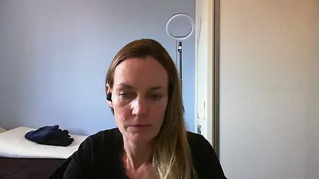 Annylove1 online show from November 2025 03:34:02 PM