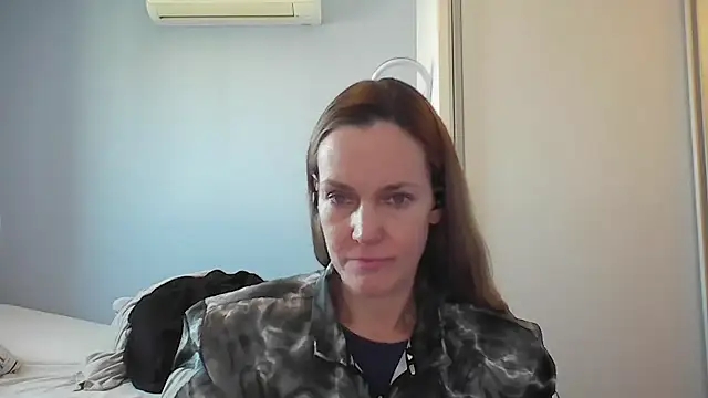 Annylove1 online show from November 2025 11:57:02 AM