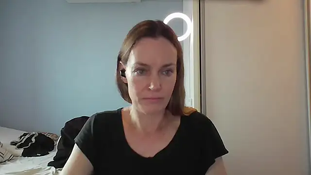 Annylove1 online show from December 2025 10:42:02 AM