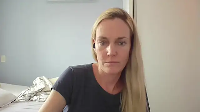 Annylove1 online show from January 2026 03:49:02 PM