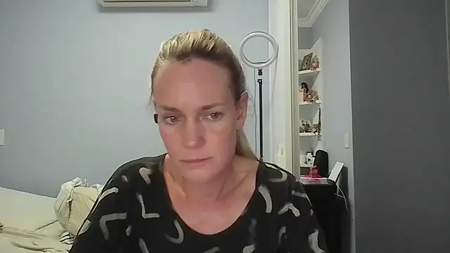 Snapshot of Annylove1 chatting on February 2026 12:31:01 AM Annylove1 online show from February 2026 12:31:01 AM