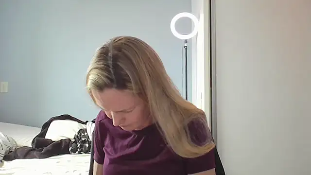 Snapshot of Annylove1 chatting on February 2026 04:49:02 PM Annylove1 online show from February 2026 04:49:02 PM