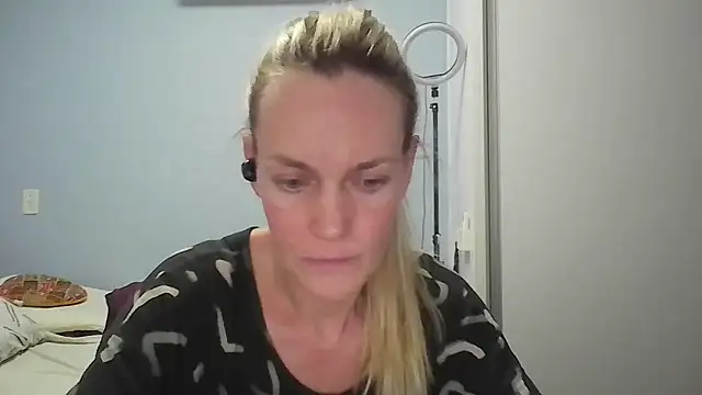 Snapshot of Annylove1 chatting on February 2026 12:36:01 AM Annylove1 online show from February 2026 12:36:01 AM