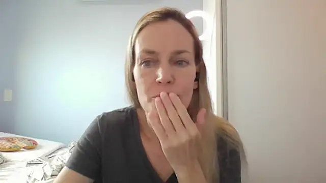 Snapshot of Annylove1 chatting on February 2026 10:54:01 AM Annylove1 online show from February 2026 10:54:01 AM