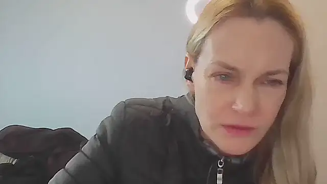 Annylove1 online show from June 2026 10:50:02 AM