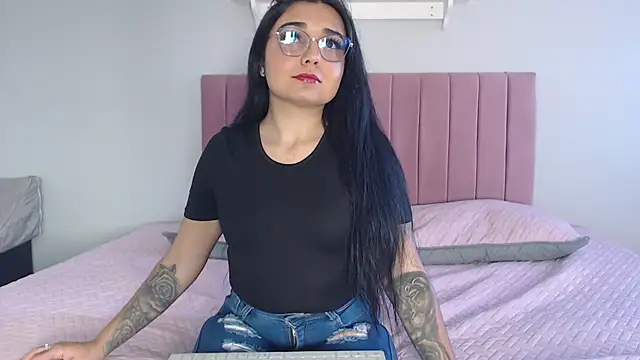 Snapshot of Danii_vg1 chatting on May 2026 12:22:02 PM Danii vg1 online show from May 2026 12:22:02 PM