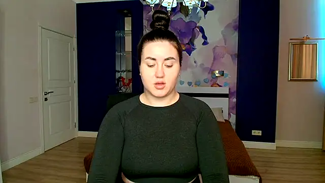 Roxie Bradley online show from February 2025 07:06:02 AM