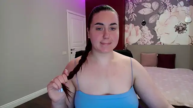 Roxie Bradley online show from April 2026 07:45:01 AM