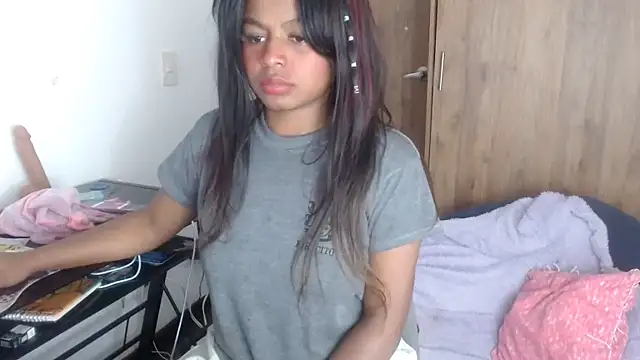 charlott7 online show from December 2024 10:04:02 PM