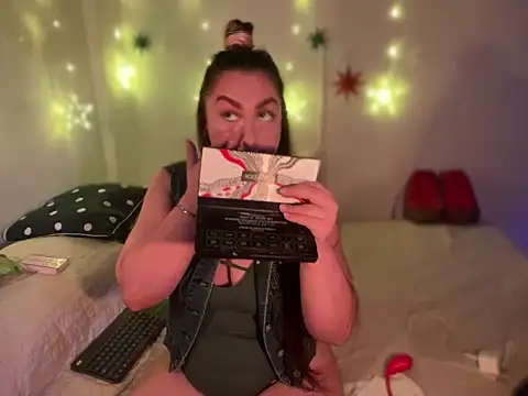 Im sophiie online show from December 2024 05:40:02 AM