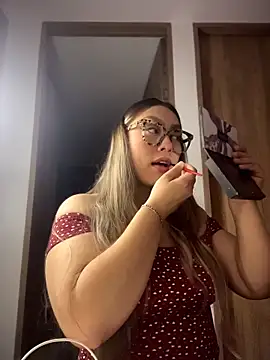 Im sophiie online show from March 2026 06:41:02 AM