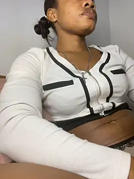  yisela  online show from February 2026 01:09:02 AM