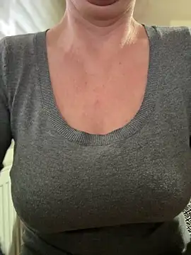 Snapshot of sweetmystery1 chatting on February 2026 01:52:01 PM sweetmystery1 online show from February 2026 01:52:01 PM