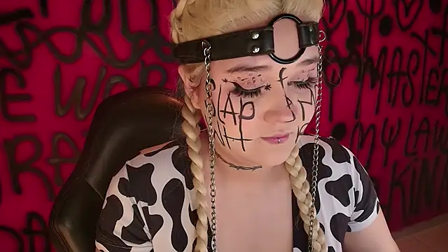 Laura takint online show from December 2024 07:11:02 PM