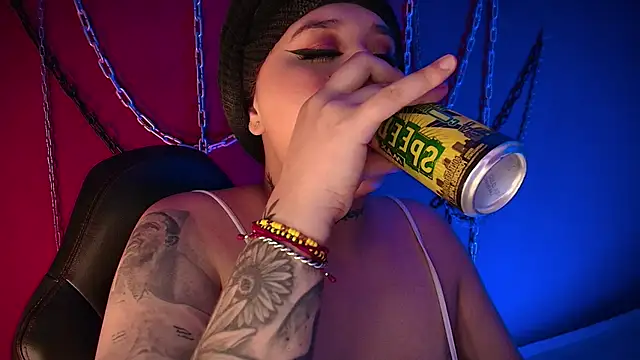 Laura takint online show from December 2024 04:46:02 PM