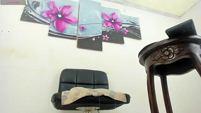 Snapshot of baiolethX chatting on September 2025 12:15:01 PM baiolethX online show from September 2025 12:15:01 PM