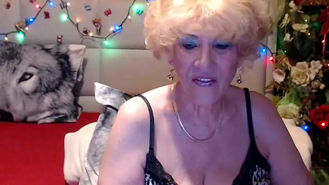 HappyWomanOn online show from May 2026 09:28:02 AM